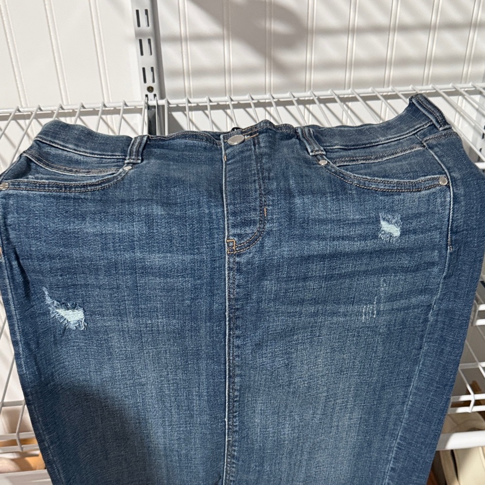 Liverpool Jeans Company Women's Straight Leg Jeans in Dark Blue